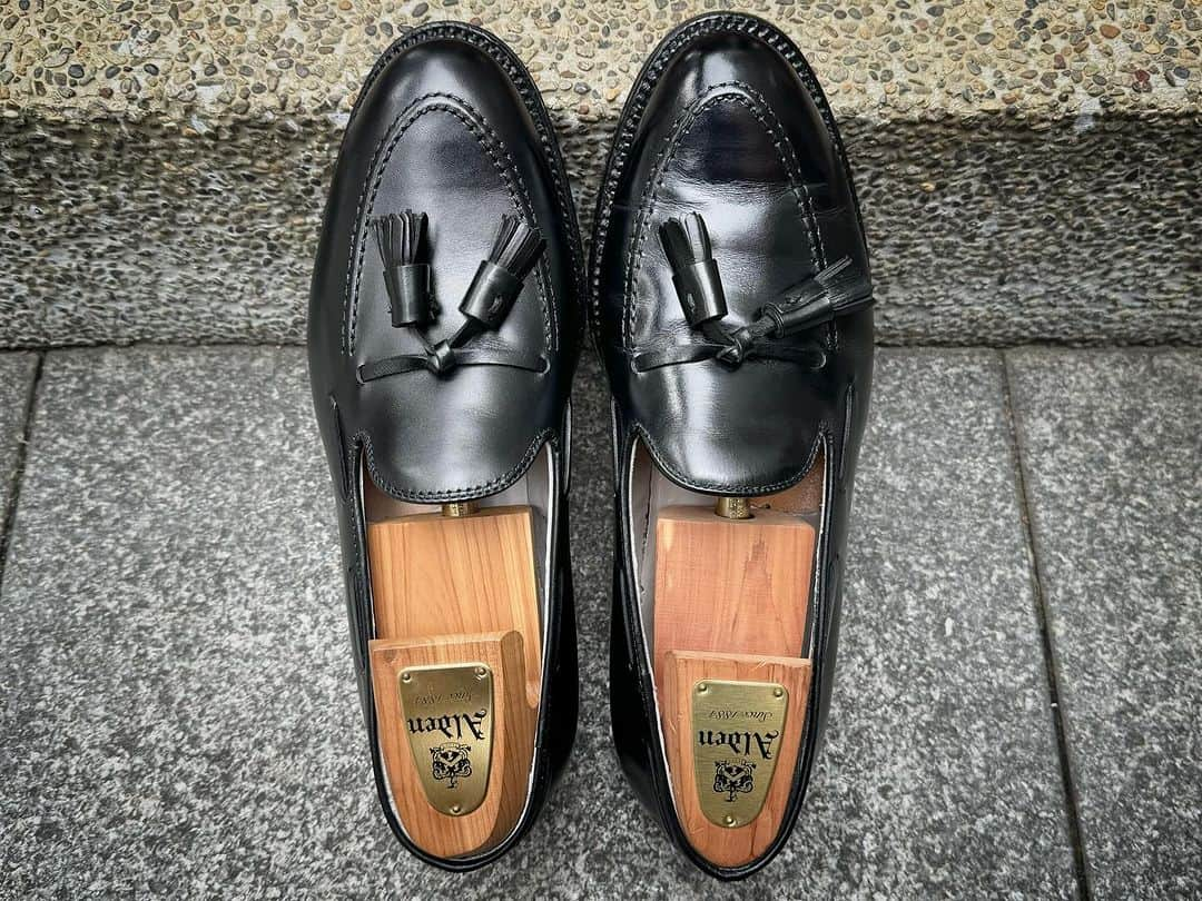 ラコタハウスさんのインスタグラム写真 - (ラコタハウスInstagram)「Alden  Model: 660 Style: Tassel Moccasin Material: Calf Color: Black  各種お問い合わせは、プロフィール欄記載リンクのLINEをご利用ください。  #alden #aldenshoes #thelakotahouse #calfleather #オールデン #ラコタハウス #カーフレザー #革靴」12月11日 12時30分 - thelakotahouse