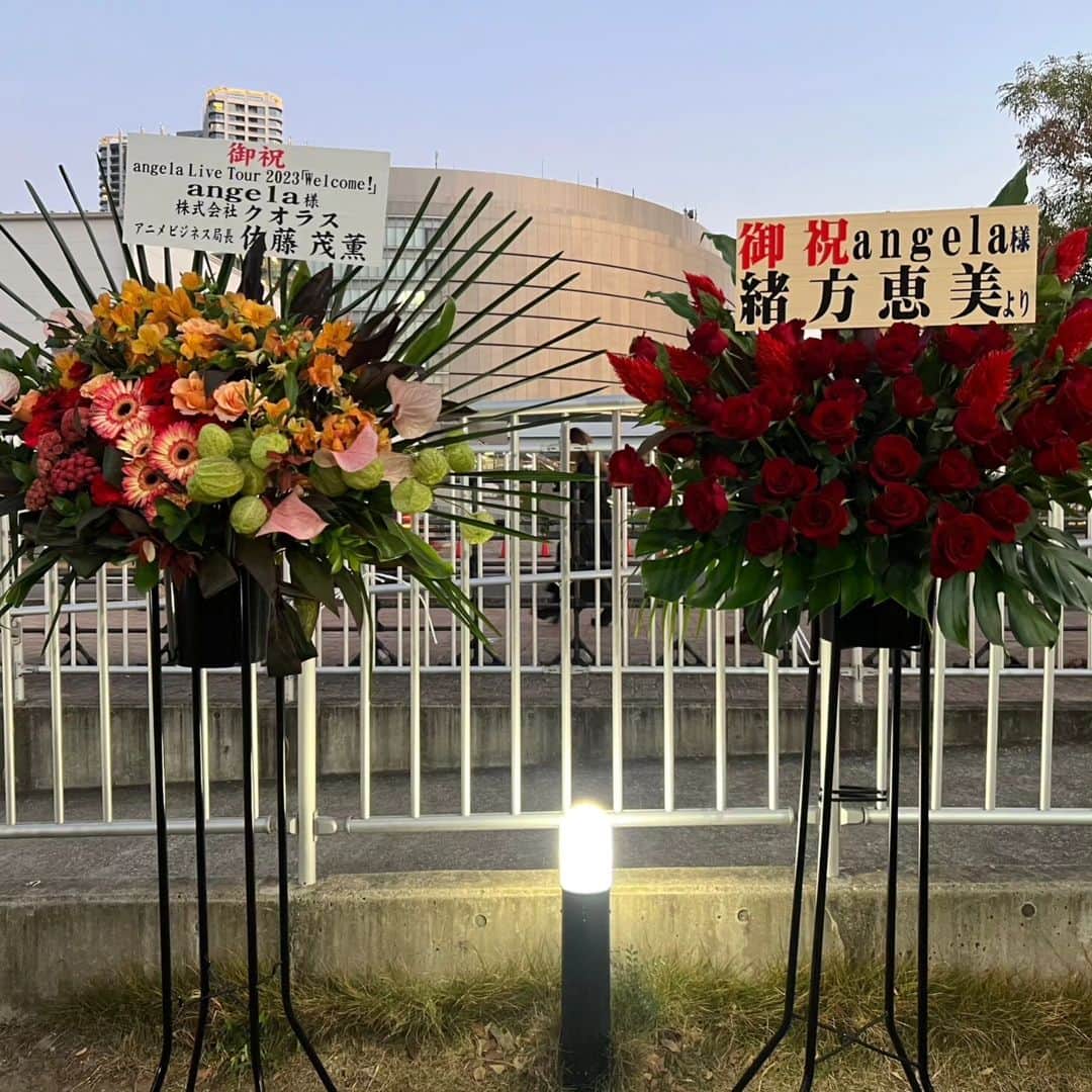 atsukoさんのインスタグラム写真 - (atsukoInstagram)「Welcome!ツアーファイナル豊洲PITでございました。  蒼井翔太くんとのコラボや、 かつさん（仮）の空からフライング登場？！  さらに本物のKATSUさん、アンコールでサプライズ登場！ と、盛りだくさんファイナルで 号泣のあつこ〜でした。  ほんとにほんとに 幸せなツアーでした。 ありがとうオブありがとうだよ❤  まだまだangela、走ります！ これからもよろしくね！  #angela_welcome #angela_jpn #animesong #anime」12月11日 12時28分 - angela_atsuko