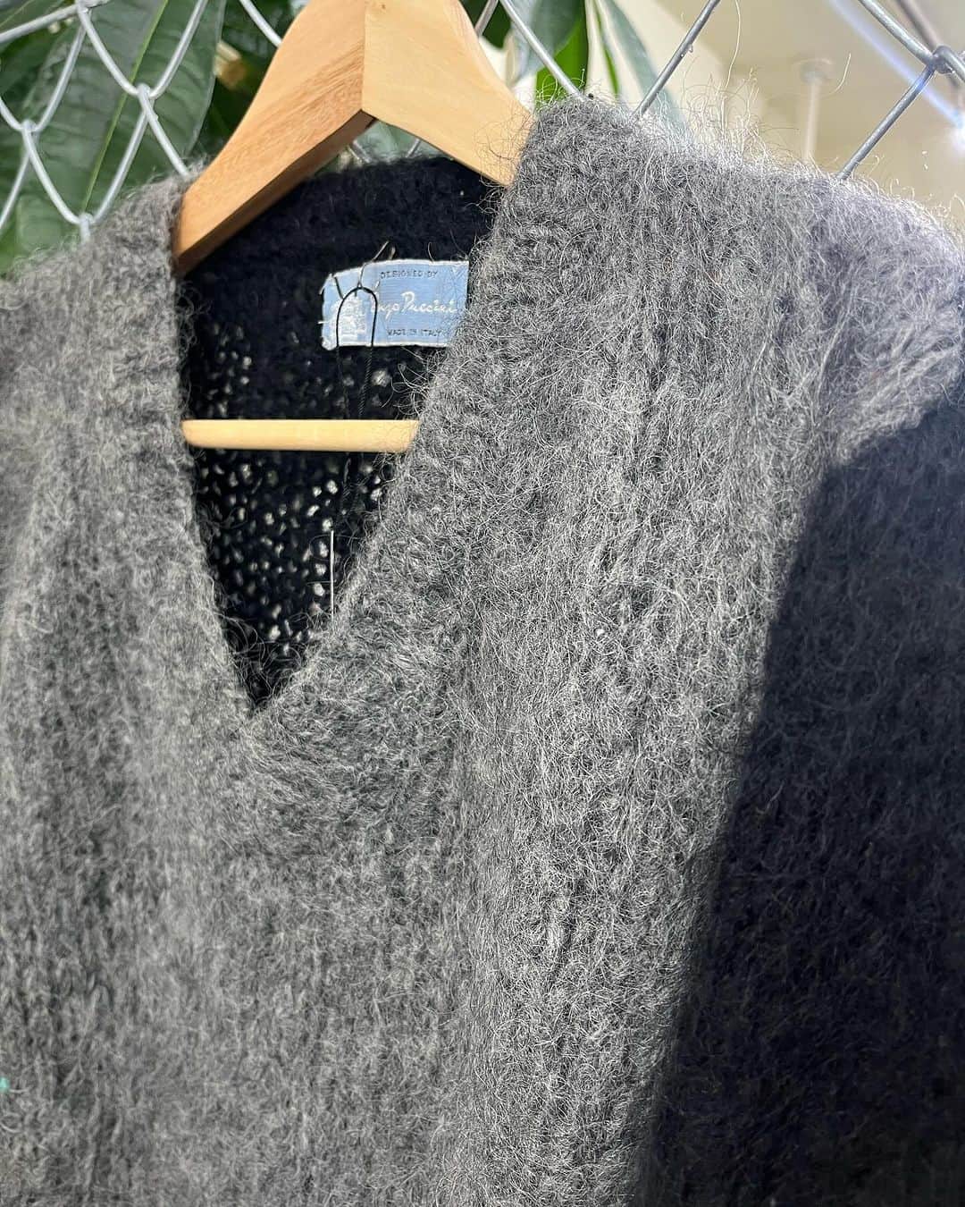 ジャムルさんのインスタグラム写真 - (ジャムルInstagram)「70's- MOHAIR KNIT made in ITALY  #jammru#mohair#mohairsweater  #大阪古着屋#心斎橋古着屋#usedmix #osaka  #fashion  #streetstyle  #streetfashion  #vtg  #vintage  #used  #usedclothing  #古着 #古着屋 #ファッション #70s #80s #90s」12月11日 13時32分 - jammru