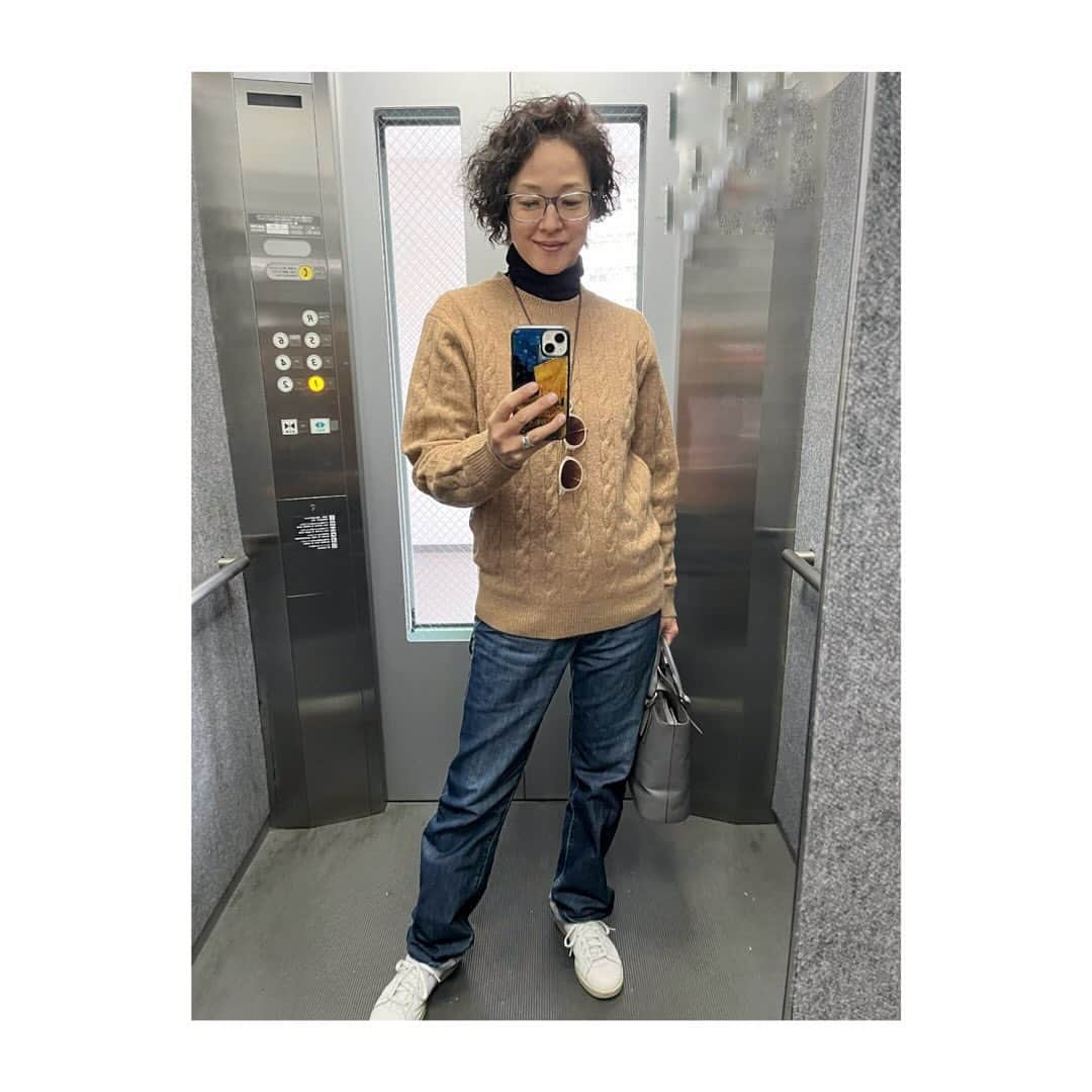 黒沢あすかさんのインスタグラム写真 - (黒沢あすかInstagram)「普段はちりちりさ〜🤭  #パーマボブ  #asukakurosawa #黒沢あすか」12月11日 13時40分 - kurosawa_asuka_official