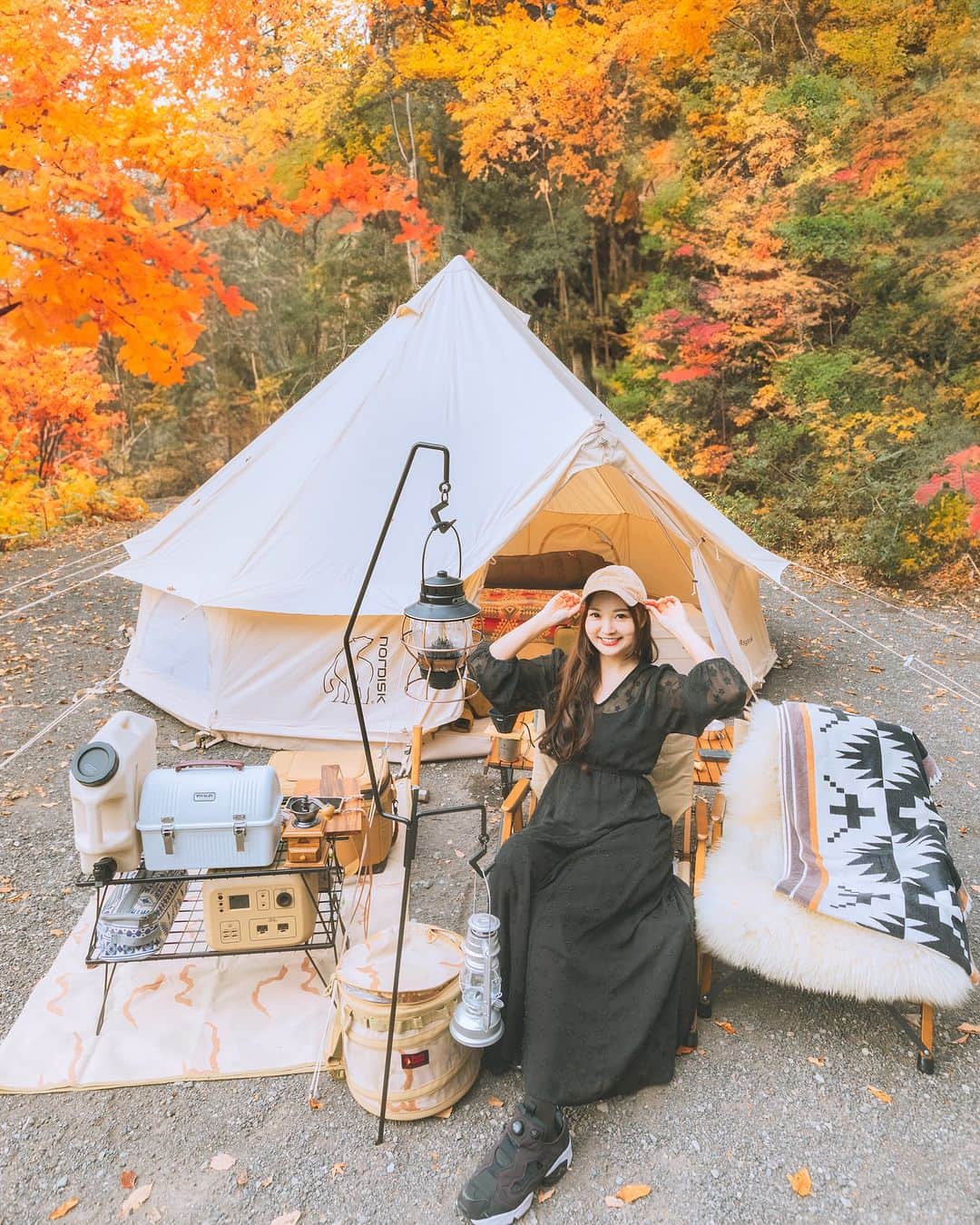 ももせゆきのインスタグラム：「🍁🌿🍂🍁  🏕紅葉キャンプ🍁 冬は私にとってキャンプの時期なのでこれからの時期が楽しみ✨️ 年末は雪中キャンプをする予定でわくわく⛄️🏕  Location📍VOLCANO 白糸オートキャンプ場 ・ ・ ・ #camping #outdoorphotography  #紅葉キャンプ #autumnleaves  #キャンプ好きな人と繋がりたい  #ノルディスク#ノルディスクアスガルド  #nordisk #おしゃれキャンプ #キャンプ女子  #campzine掲載希望 #キャンプコーデ #アウトドア女子 #camphack取材  #art_of_japan_ #カメラ女子  #1x_japan #IGersJP #genic_mag  #camjyo #camplife #焚き火  #ファインダー越しの私の世界 #カメラ好きな人と繋がりたい #写真好きな人と繋がりたい」