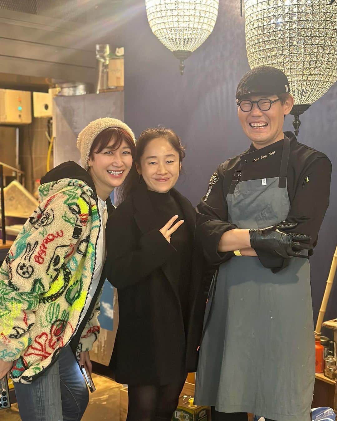 ピョン･ジョンスのインスタグラム：「여기서 뵈니 또 좋구려!!! 영주에서 여기까지 오셨어요  방가방가!! #라비떼사랑방 #풍기애삼 #효소혁명 이젠 가족같네🤪 파스타를 몇개를 시킨거유??  건강하게 많이 드세용  속편하게 쭉쭉💨💨💨💨 배추전 먹고싶당 😩」