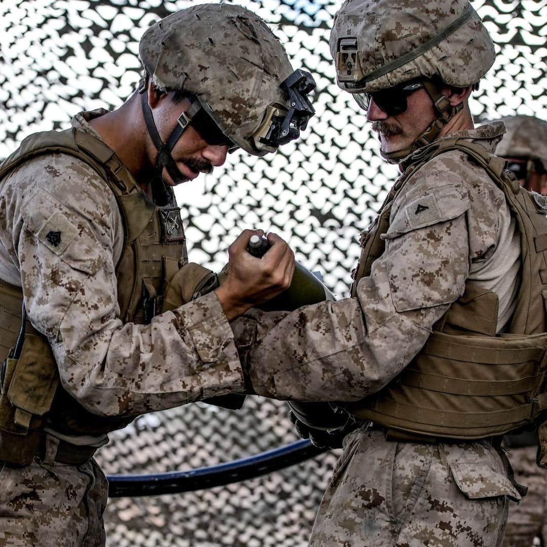 アメリカ海兵隊さんのインスタグラム写真 - (アメリカ海兵隊Instagram)「Indirect Fire  📍 @MCB_camp_pendleton (Nov. 18, 2023)  #Marines assigned to @15thmeu fire an M777 Howitzer during a Supporting Arms Coordination Exercise (SACEX).  SACEX tests the #artillery Marines’ ability to coordinate and execute fire missions while located away from the rest of the MEU.   📷 (U.S. Marine Corps Photo by Lance Cpl. Garrett Kiger)  #USMC #SemperFi #MarineCombatArms」12月12日 0時53分 - marines