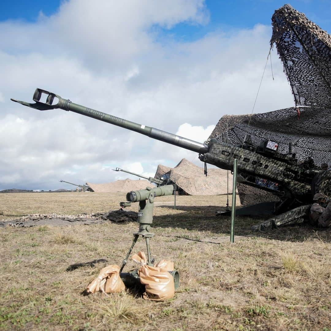 アメリカ海兵隊さんのインスタグラム写真 - (アメリカ海兵隊Instagram)「Indirect Fire  📍 @MCB_camp_pendleton (Nov. 18, 2023)  #Marines assigned to @15thmeu fire an M777 Howitzer during a Supporting Arms Coordination Exercise (SACEX).  SACEX tests the #artillery Marines’ ability to coordinate and execute fire missions while located away from the rest of the MEU.   📷 (U.S. Marine Corps Photo by Lance Cpl. Garrett Kiger)  #USMC #SemperFi #MarineCombatArms」12月12日 0時53分 - marines