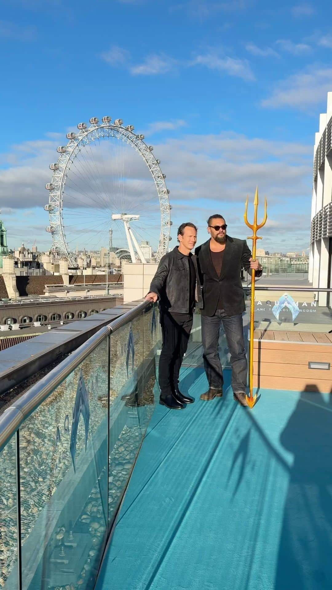 ジェイソン・モモアのインスタグラム：「London Town! 🔱 #Aquaman and the Lost Kingdom only in theaters December 22.」