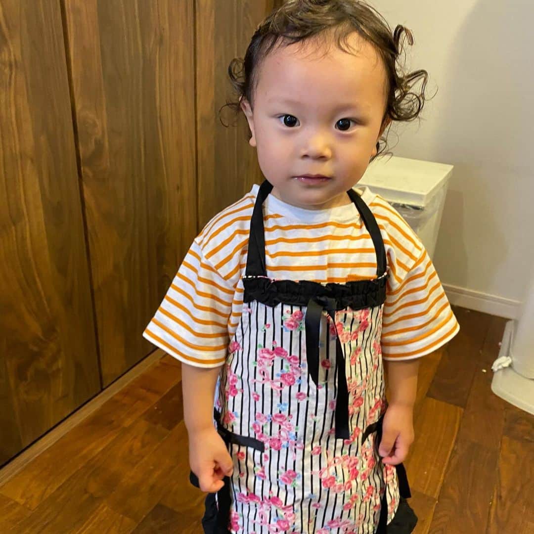 江原千鶴（エハラチヅル）さんのインスタグラム写真 - (江原千鶴（エハラチヅル）Instagram)「2023.12.10 うたくんお誕生日おめでとう🎂 5歳になりました‼️  子ども界最高峰の元気ボーイは、いつだって好きなことに全力で、ぐずり方も最強で、たくさん困らせてくれるけど、とにかく明るくて、面白くて、たくさん笑わせてくれるし、たくさん甘えてくれる❤️  結局そんなうたくんが大好きで可愛いんだよねw うたは最強だよ😆💕 　 #うたくん成長記録 #5歳」12月11日 23時32分 - eharachizuru