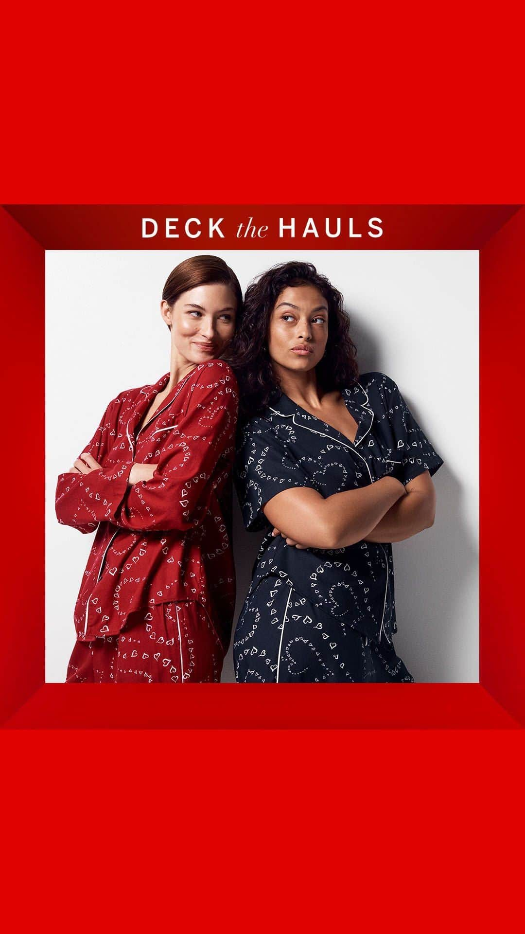 ヴィクトリアズ・シークレットのインスタグラム：「Dress code: comfy. Playlist: festive. It’s the party of the (PJ) season. And, it’s the final day to enjoy select Cozy Pajama Sets for just $30. And, get your gifts in time with Standard Shipping or FREE 2-Day Shipping on $125+ orders.」