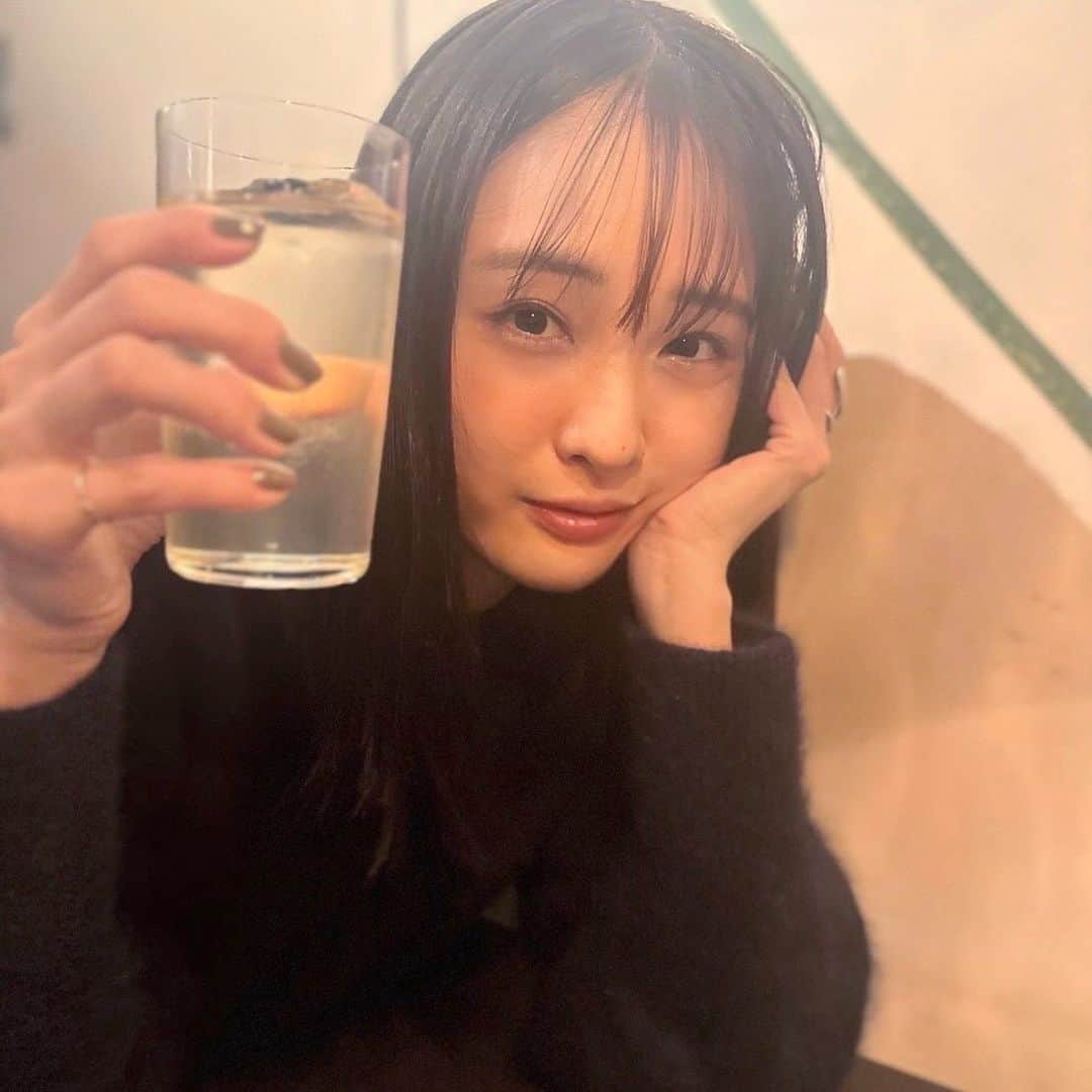 大友花恋さんのインスタグラム写真 - (大友花恋Instagram)「この日は3種類のハイボール、1杯ずつ。 普段の私にしては、よく飲んだ🍸 大満足、はなまるな夜~🌉  今週は、今夜の今日好きのみでございます~（色々と準備してるのでお楽しみを🪴）  年末が見えて、バタバタしてくるけれど、テンポを乱されすぎないように、今週も楽しもうねえ」12月11日 23時56分 - karen_otomo