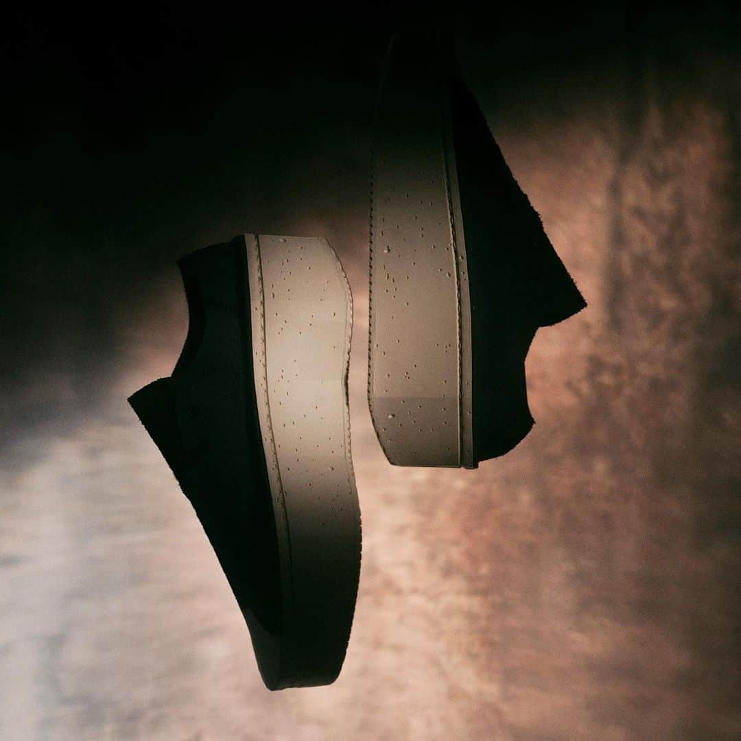 ワイスリーのインスタグラム：「Y-3 KYASU.   Reinventing footwear construction with a flat surface and a stitched upper, KYASU embodies a minimalist and raw expression of fearless design.   Available now in high- and low-top silhouettes.   Shop globally at adidas.com/y-3, in-store and through select retailers.   #adidas #Y3 #YohjiYamamoto」