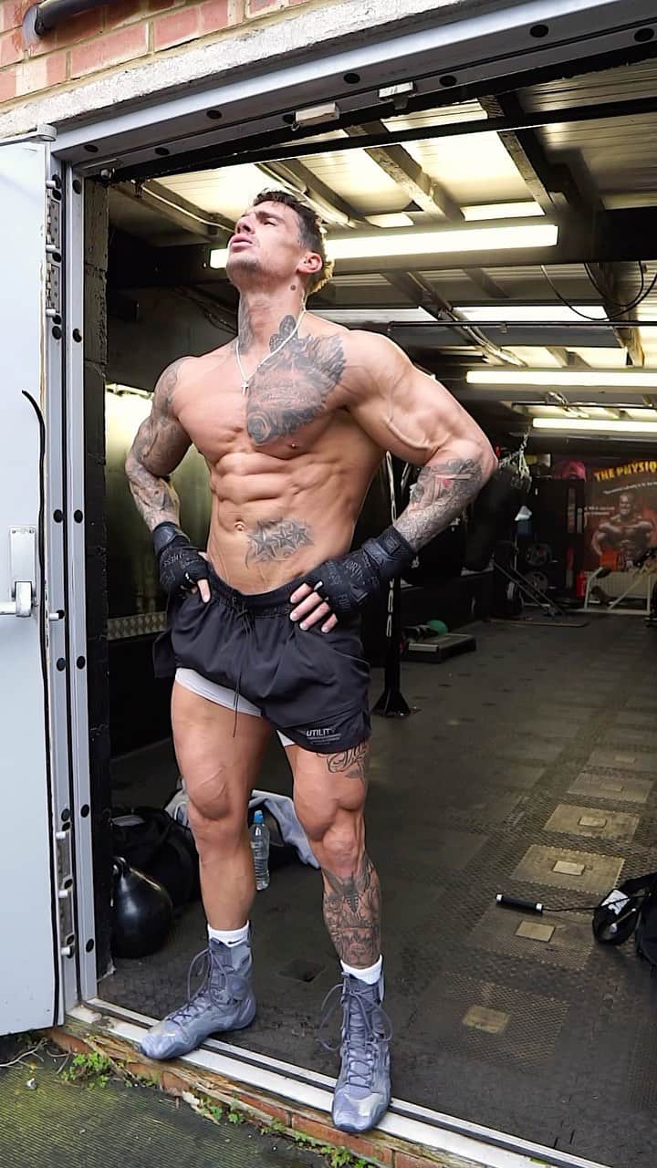 ロス・ディッカーソンさんのインスタグラム (ロス・ディッカーソンdickersonross)