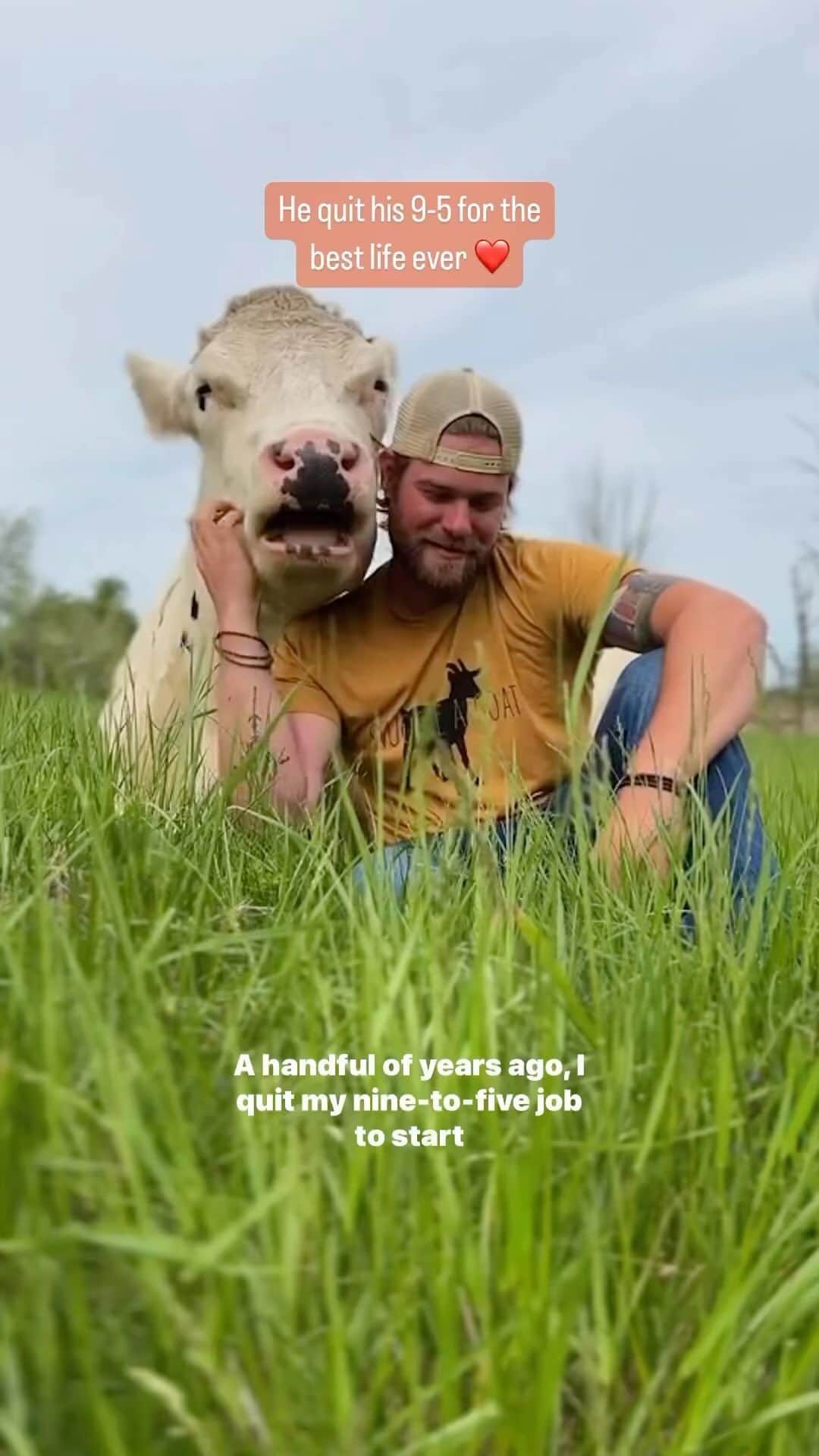 アリシア・シルヴァーストーンのインスタグラム：「I love this guy!! He is doing some incredible work!! 🥹🖤 @barnsanctuary @danmckerna」