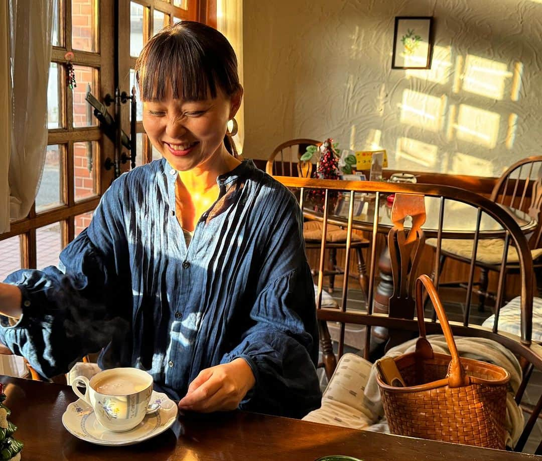 青山有紀のインスタグラム：「冬の福井🦀 しぶい珈琲店で休憩☕️」