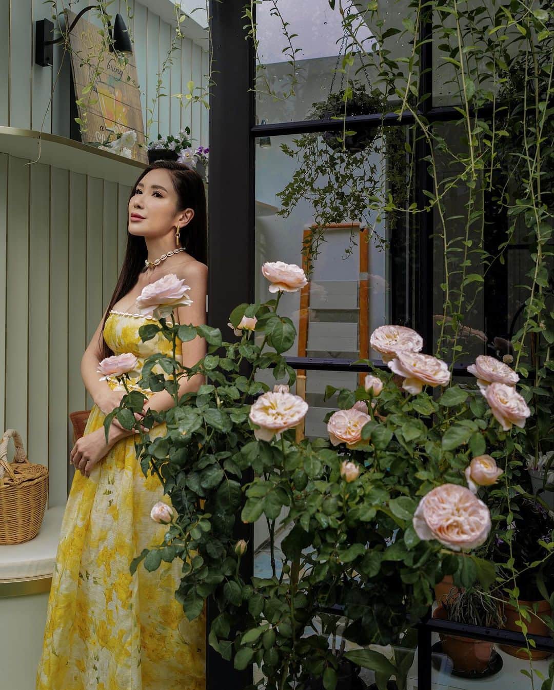 ジェイミー・チュアのインスタグラム：「Just me in my floral element.」