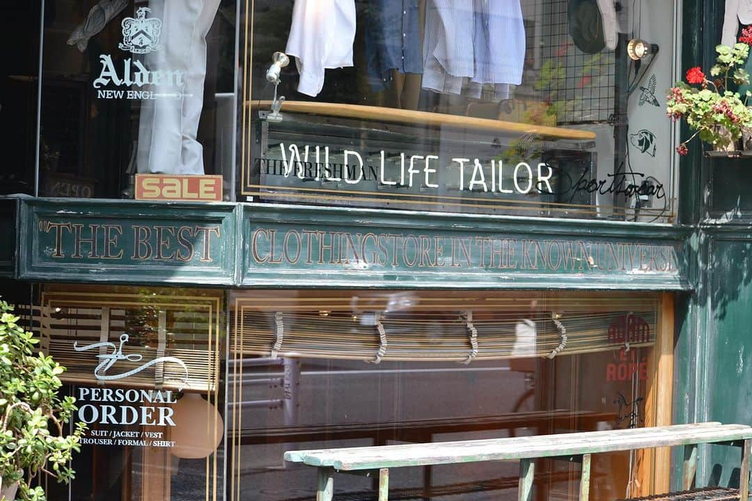 ラコタハウスのインスタグラム：「AUTHORIZED DEALER  ALDEN  WILD LIFE TAILOR EBISU  東京都渋谷区恵比寿西 1-32-12 03-5728-6320  @wildlifetailor  #alden  #wildlifetailor  #adametrope  #オールデン #ワイルドライフテーラー」