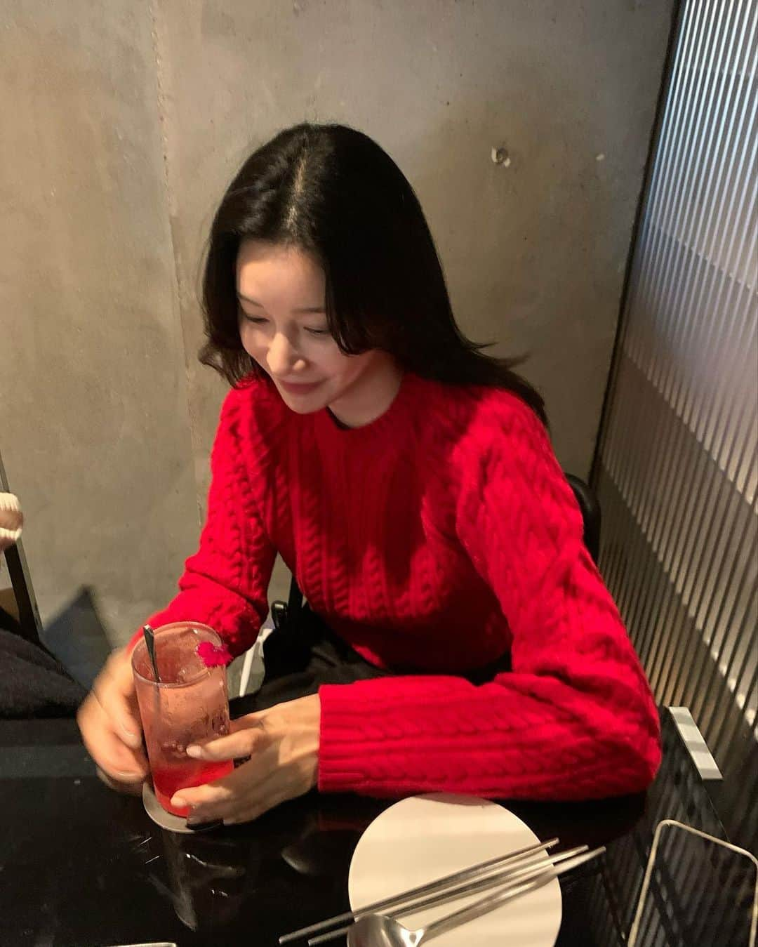 nanaさんのインスタグラム写真 - (nanaInstagram)「이번 12월은 트리 없이 보내기로 했다 그래서 인간 트리🎄」12月11日 16時52分 - luv__ribbon