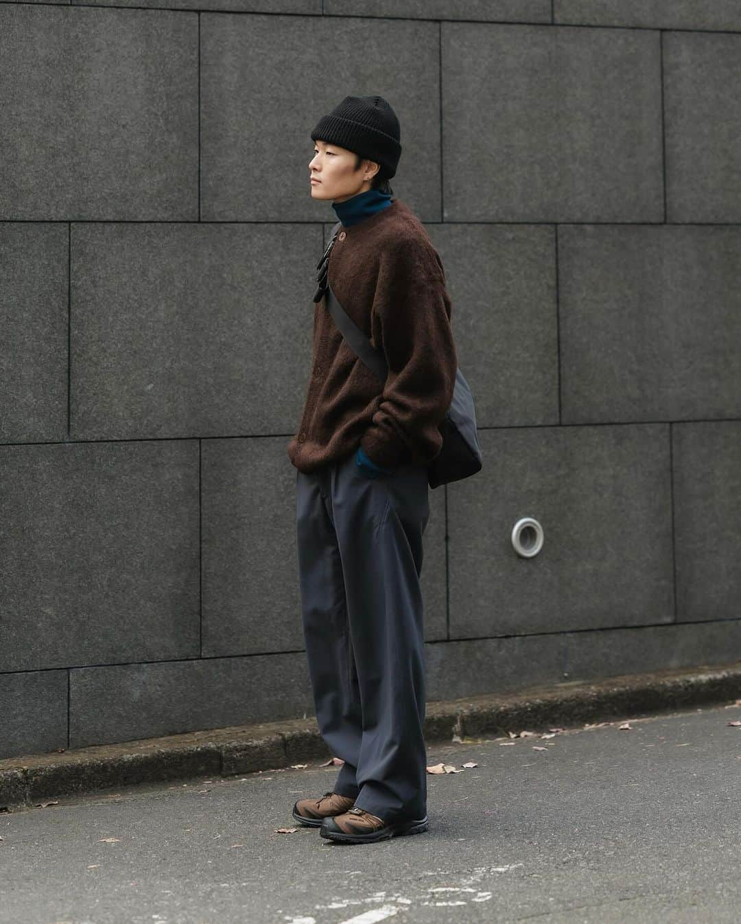 Ryoさんのインスタグラム写真 - (RyoInstagram)「Today's outfit🟤🔵 knit : @plus81.official  inner knit : @the_clesste  pants : @goldwin_0  shoes : @andwander_official × @salomonsportstyle  bag : @the_clesste  ㅤㅤㅤㅤㅤㅤㅤㅤㅤㅤㅤㅤㅤ #plus81 #clesste #andwander #salomon #goldwin0」12月11日 16時51分 - ryo__takashima