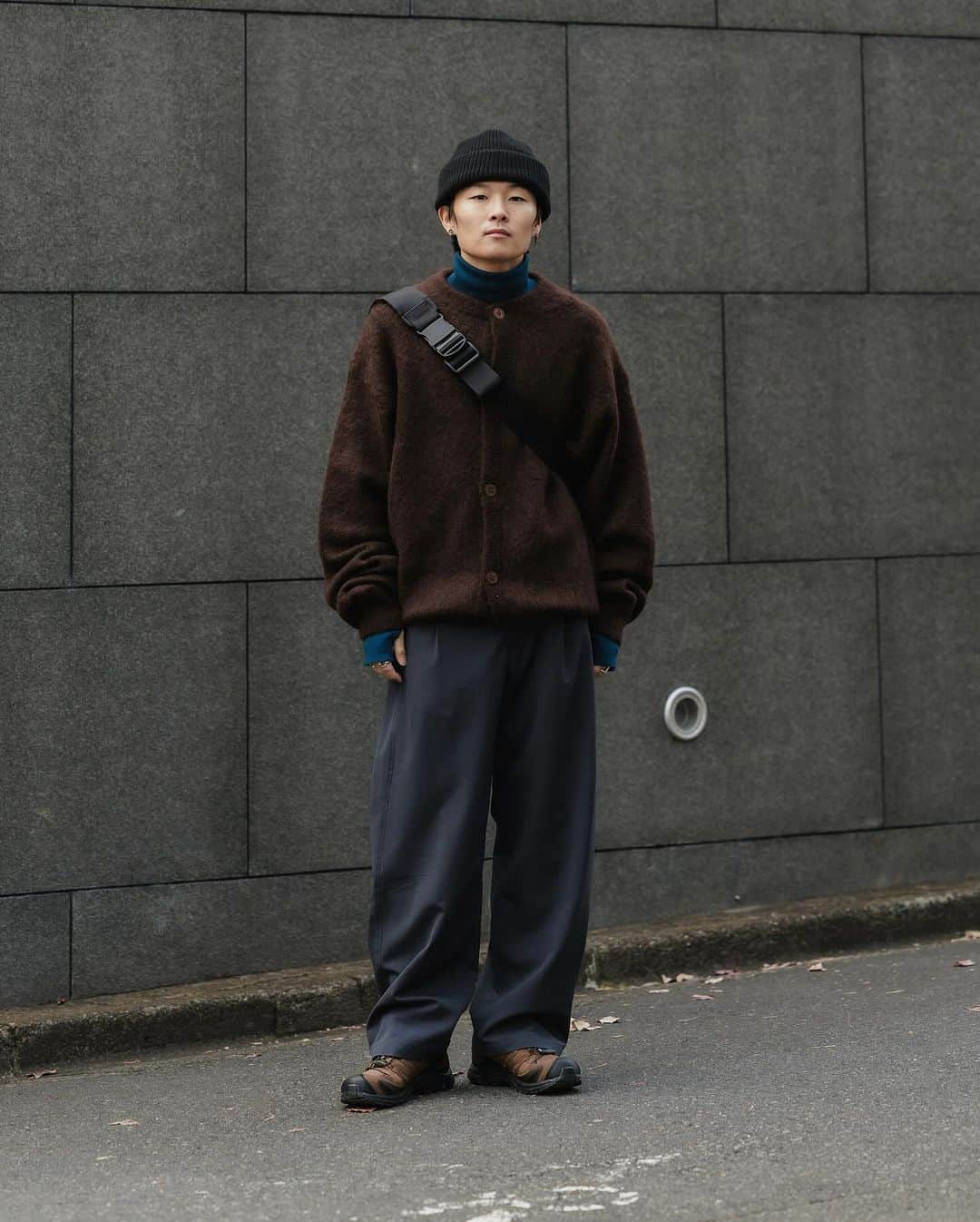 Ryoさんのインスタグラム写真 - (RyoInstagram)「Today's outfit🟤🔵 knit : @plus81.official  inner knit : @the_clesste  pants : @goldwin_0  shoes : @andwander_official × @salomonsportstyle  bag : @the_clesste  ㅤㅤㅤㅤㅤㅤㅤㅤㅤㅤㅤㅤㅤ #plus81 #clesste #andwander #salomon #goldwin0」12月11日 16時51分 - ryo__takashima