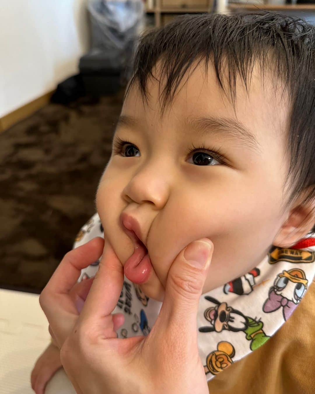 田井弘子のインスタグラム：「さて、 昨日までの余韻残しながら、今日は朝から通常運転😅  甥っ子ちゃんは、今日も可愛い😍  でも、妹ママよやめなさいwアヒル口 #甥活 #おばばか」
