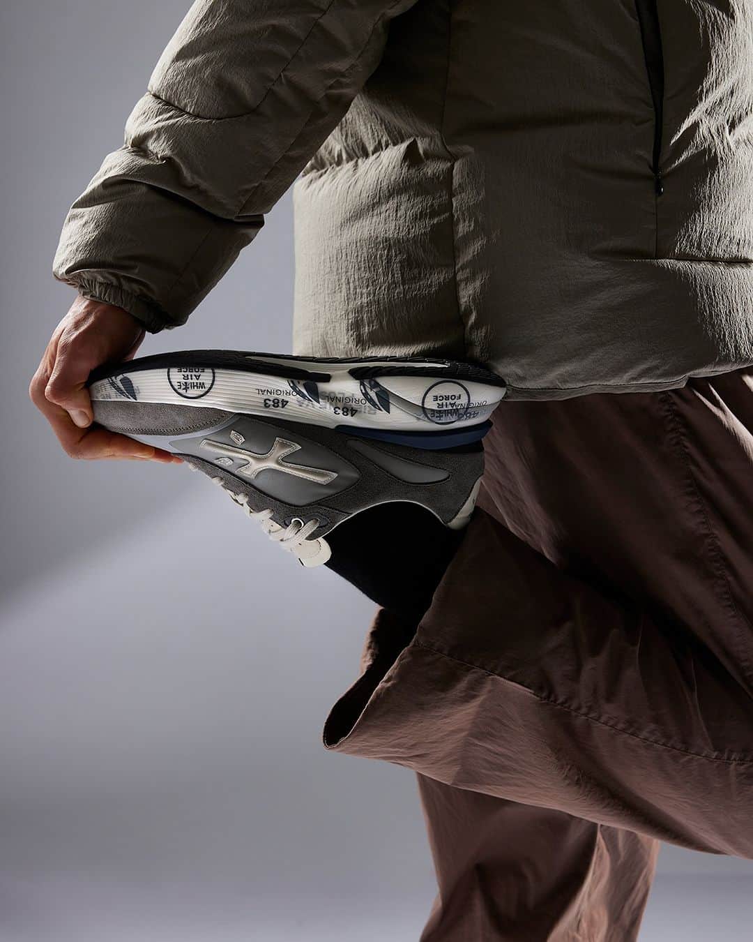プレミアータさんのインスタグラム写真 - (プレミアータInstagram)「Provide comfort while remaining stylish: add the Moerun sneaker for the sporty final touch.  Tap or link in bio #Premiata #FW23」12月11日 17時30分 - premiataofficial