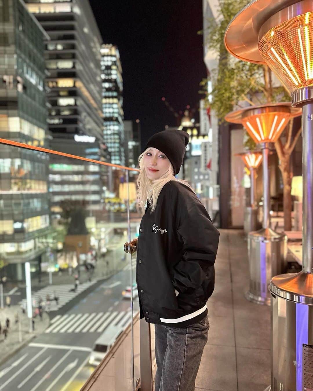 美咲あいりのインスタグラム：「💫  @swingggr @the.gallery.box」