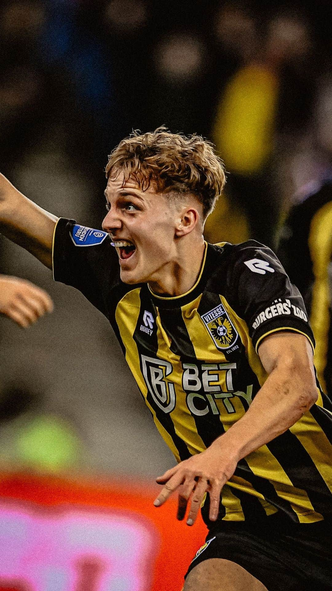 フィテッセのインスタグラム：「POV: eerste officiële goal voor Vitesse 🥰  #Vitesse #VitesseAcademie」