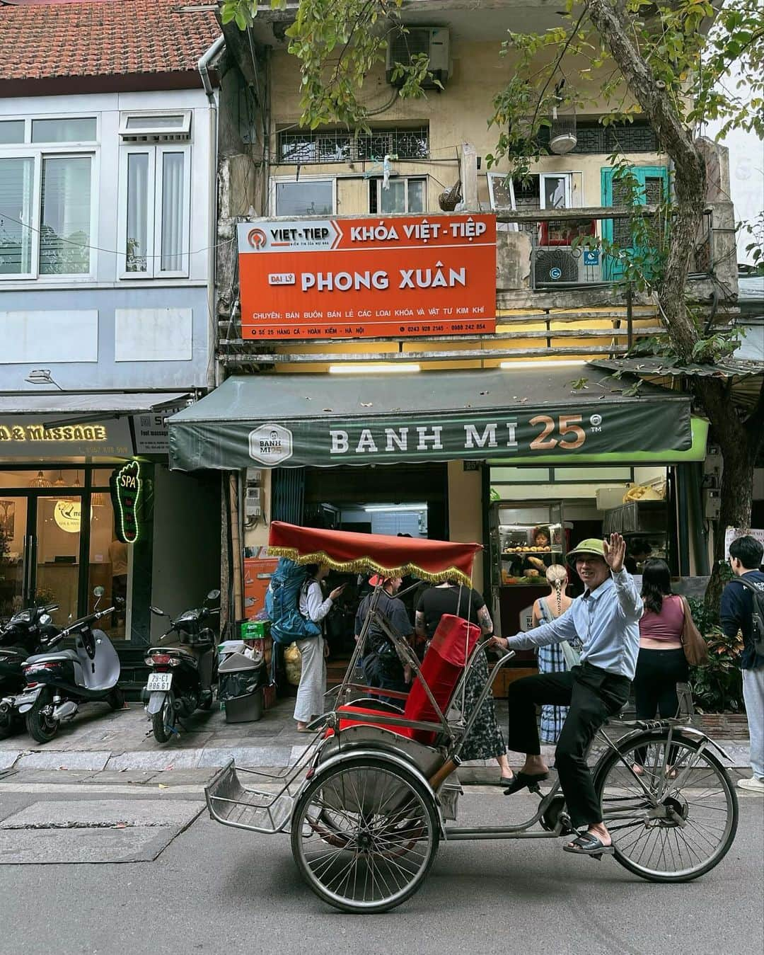 GYEON SEOのインスタグラム：「_* Banh Mi 🥖 . . ถูกใจคุณเค้า 🙌🏻 @hunz_iph  @hunzgmemo」