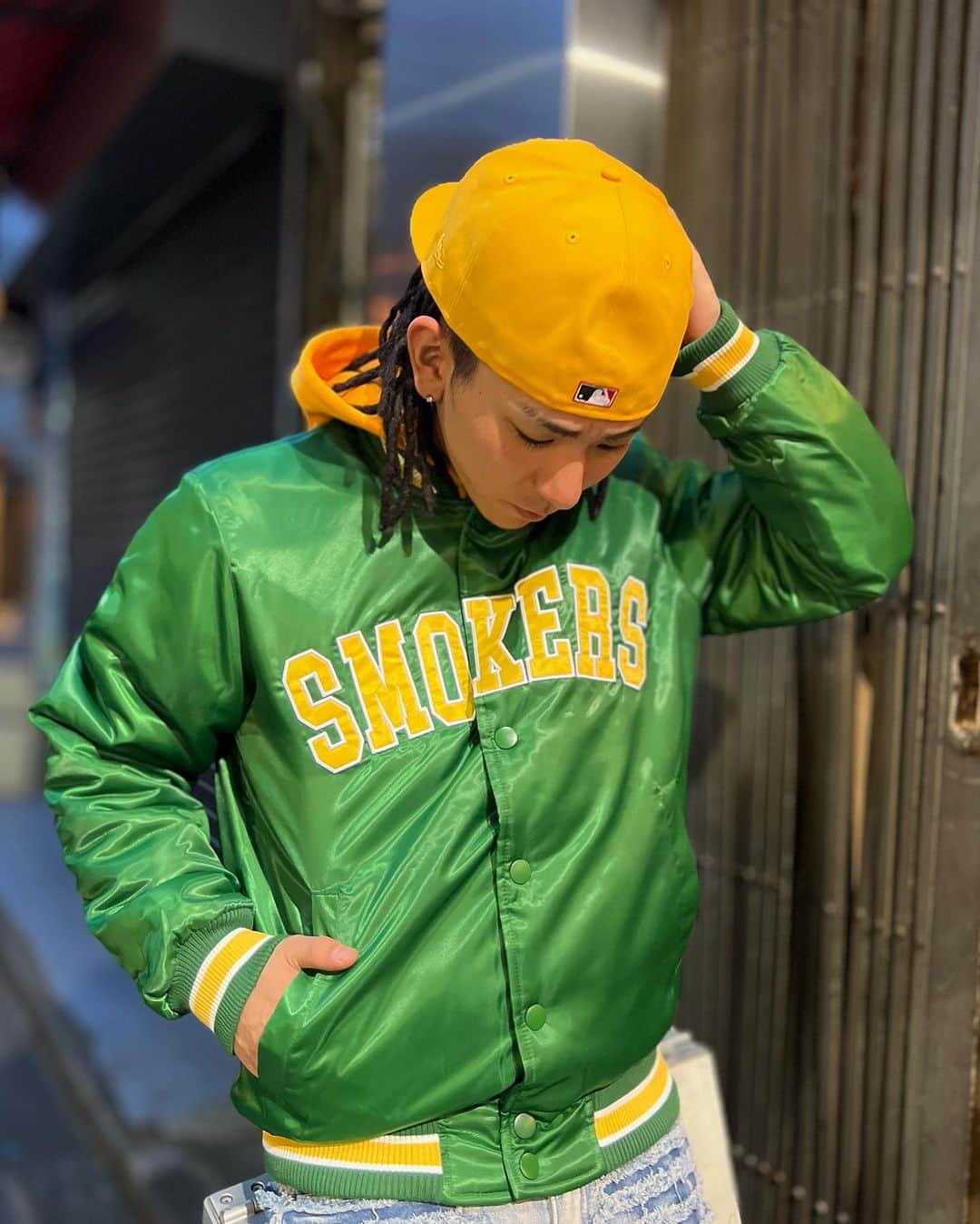 GROW AROUNDのインスタグラム：「THE SMOKER'S CLUB  SMOKERS CORE TEAM JACKET  フロントにツイルアップリケ・レフトスリーブにSロゴの刺繍を施したシンプルなデザインですが、暗くなりがちな冬のコーデにも差し色として使える一着です✅  WEB UPも完了しております💻」