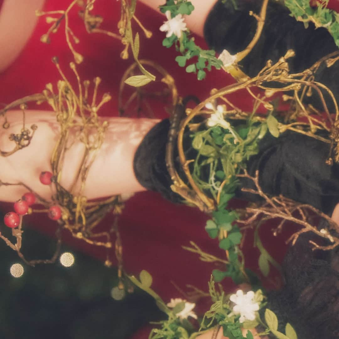 Apinkさんのインスタグラム写真 - (ApinkInstagram)「[#에이핑크] Apink 에이핑크 ’PINK CHRISTMAS‘ MV  ▶ https://youtu.be/KpEEc1WGyS4   #Apink #PINK_CHRISTMAS」12月11日 18時05分 - official.apink2011