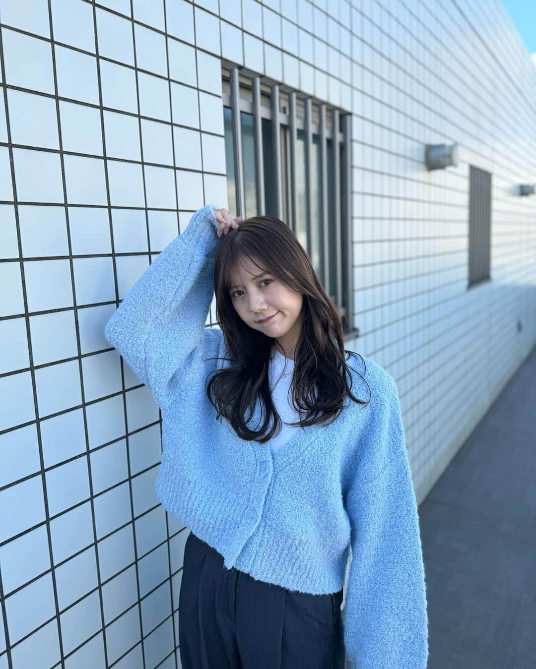 今井美桜さんのインスタグラム写真 - (今井美桜Instagram)「🩵 きらきらラメトップス🎄 中タートルでもかわいいね♡  グレーニット真似してくれたみたいで嬉しい ありがとう🐻  #nbb #naturalbeautybasic #pr  #ナチュラルビューティーベーシック」12月11日 18時08分 - mio_ima49