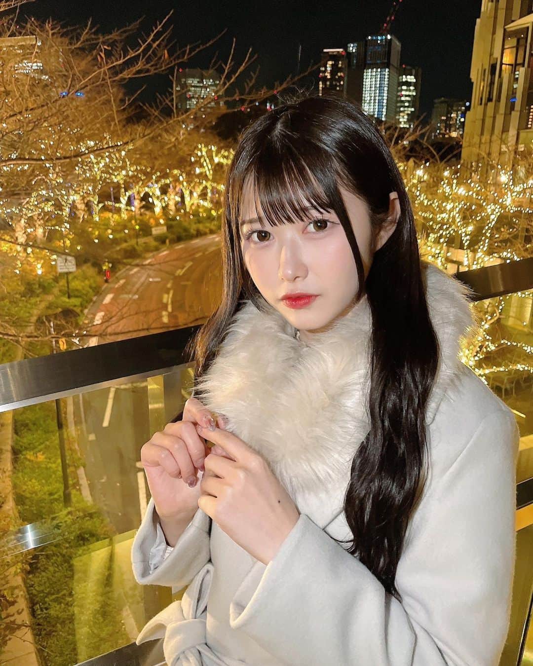 一宮彩夏さんのインスタグラム写真 - (一宮彩夏Instagram)「𓅫𓂃𓅫𓂃𓅫 ⁡ ⁡ 寒かったけどキラキラ綺麗だった〜✨✨  新しいiPhoneケースは @emu_official_store  さんの💓 ⁡ ⁡ #jamscollection #ジャムズ #一宮彩夏 #outfit #photooftheday #selfie #instagood#portrait #instafhoto #idol  #japanidol #ootd #ootdfashion#自撮り#イルミネーション#iphoneケース #スマホケース」12月11日 18時15分 - ichimiya_sayaka