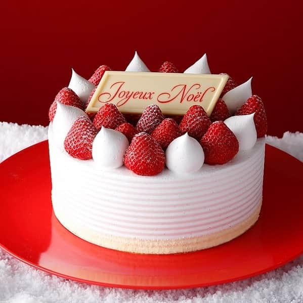 ホテルニューオータニ博多さんのインスタグラム写真 - (ホテルニューオータニ博多Instagram)「. 🎄#クリスマス まであと2週間🎅⛄12/15までケーキのご予約受付中✨  #クリスマスケーキ のご予約はお済みですか？  💛王道のショートケーキ 💛チョコレートケーキ  どれにしようか、選ぶときはワクワクしますよね✨ 皆さまはどれを選びますか？😋  【ご予約・お問合せ】 TEL：092-714-1111 @newotani_hakata_official  #ショートケーキ #クリスマスショートケーキ #クリスマス #クリスマスケーキ #christmas #Christmascake #いちご #いちごのショートケーキ #いちごスイーツ #いちご好き #いちごケーキ #hotelnewotanihakata #newotanihakata #ホテルニューオータニ博多 #ニューオータニ博多」12月11日 18時24分 - newotani_hakata_official