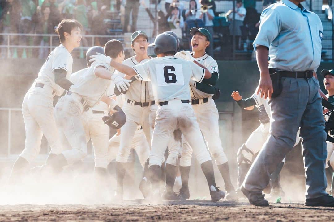 下剋上球児のインスタグラム：「⚾️  歓喜の瞬間✨ 決勝進出おめでとう✨✨  #tbs #日曜劇場 #下剋上球児 #12月17日よる9時最終話放送✨」