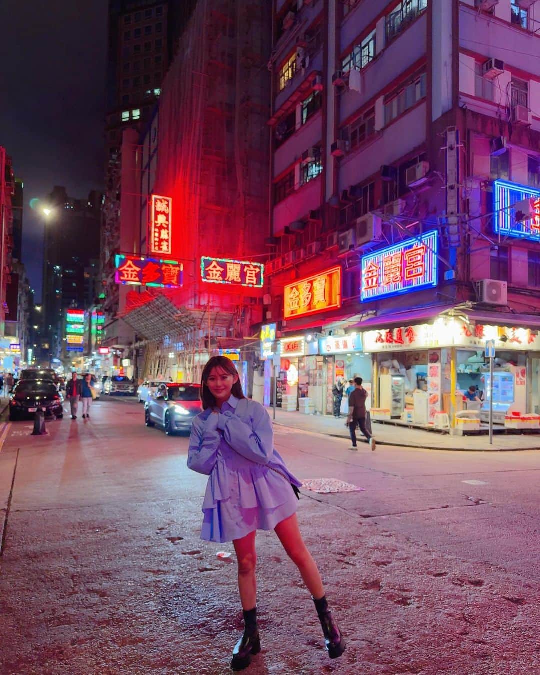 erinaのインスタグラム：「. . 香港らしいキラキラネオンがすごく好き🌃💛 次はもっとゆっくり来たいな✈️ . 香港postおわり！ . . . #香港 #香港旅行 #香港美食 #hongkong #hongkongtrip #海外旅行 #香港島」