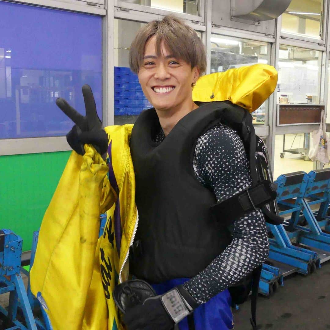【公式】ボートレース戸田のインスタグラム：「戸田初参戦の #富田恕生（じょう）選手（#福岡）が2日目連勝🥇🥇  〈ボートピア岡部カップ開設22周年記念〉明日3日目、2＆9Rで2走勝負駆けに挑みます！  #ボートレース戸田」