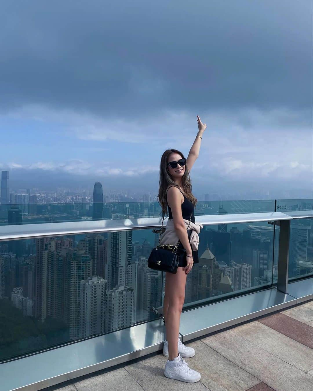 彩希エリナのインスタグラム：「The Peak Tram and The Peak Mountain⛰️🚃  数年ぶりの香港🇭🇰 初めてVictoria Peakの頂上まで登ってみた。  斜め斜めーめちゃ斜めーなトマム🛤️に乗って 香港の景色を一望してきたよ✨  高所恐怖症のお友達は震え上がっていました🫨www  #hongkong #hongkongtrip #hongkongtravel #hongkongphotography #china #thepeaktram #victoriapeak #victoriapeakhongkong #tram #mountain #hongkongview #nikeshoes #airforce1 #sniker #香港 #香港旅行 #旅 #旅行 #海外旅行 #ヴィクトリアピーク #ピークトラム #トラム #ピーク #ビクトリアピーク #太平山頂 #山 #山頂 #景色 #一望 #🇭🇰」