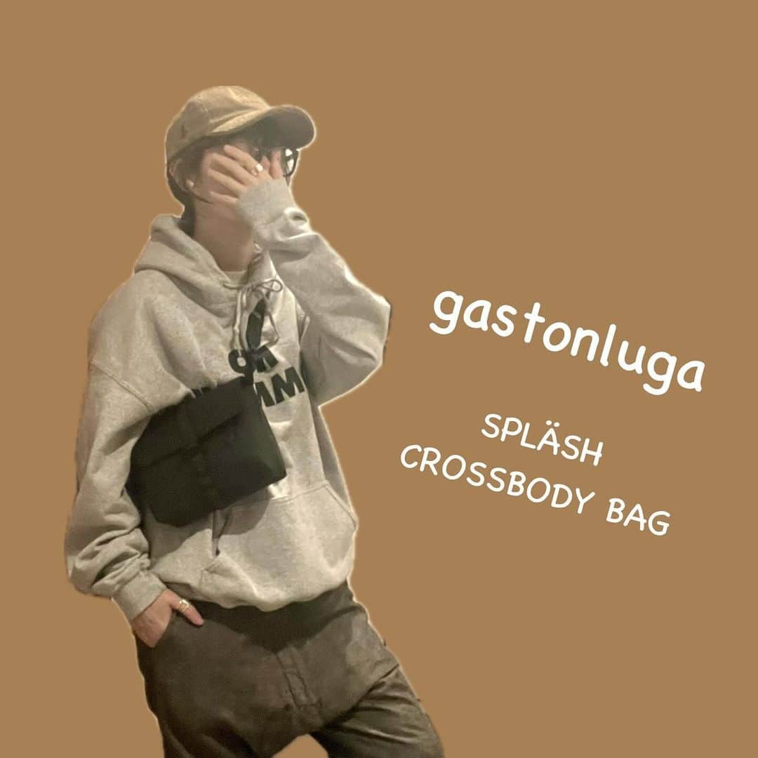 こはるさんのインスタグラム写真 - (こはるInstagram)「・ ・ @gastonluga SPLÄSH CROSSBODY BAG  斜めがけやボディバッグのように身体にフィットさせて使えるのでほぼ毎日ヘビロテ❤️  二つ折りの財布やエコバッグ、鍵、リップなどが入るちょーど良いサイズ感。 中にファスナー付きポケットや背面にも外ポケがあるのでスマホを入れたりと使えるコ。  【公式サイトで使える15%offクーポン:CHL333】  ＊有効期限2024.2.21迄＊  #gastonluga #ガストンルーガ #クロスボディバッグ #instafashion #fashion #me #着画」12月11日 19時24分 - cohalu333