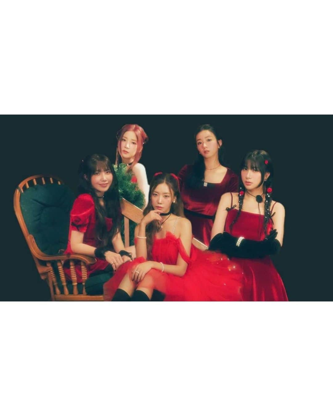 オ・ハヨンさんのインスタグラム写真 - (オ・ハヨンInstagram)「PINK CHRISTMAS🩷 다들 듣고있나요?☺️」12月11日 19時25分 - _ohhayoung_