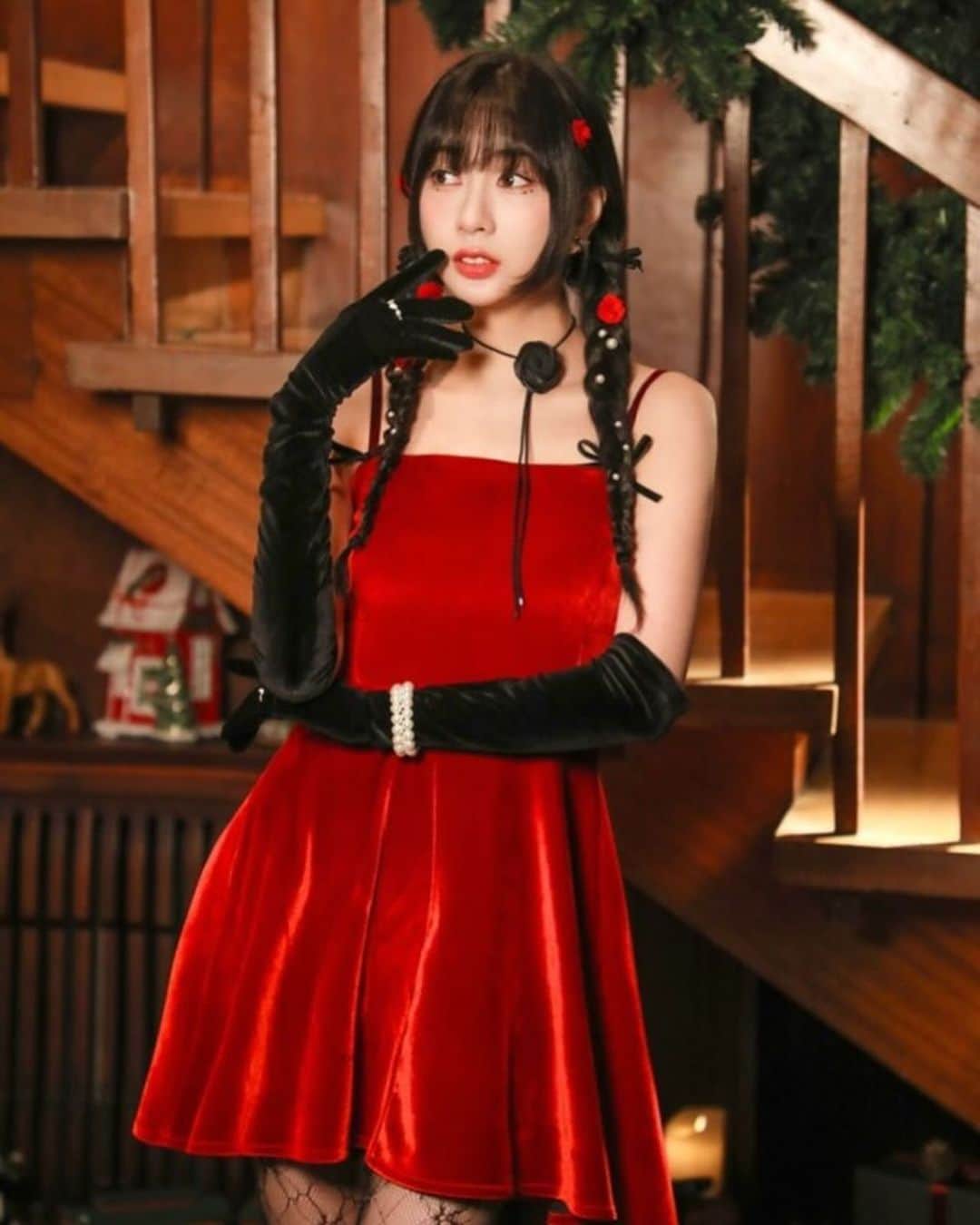 オ・ハヨンさんのインスタグラム写真 - (オ・ハヨンInstagram)「PINK CHRISTMAS🩷 다들 듣고있나요?☺️」12月11日 19時25分 - _ohhayoung_