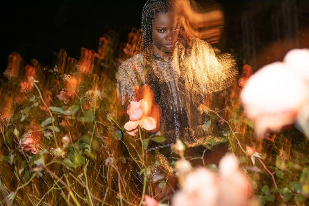 フォルテフォルテのインスタグラム：「threaded beads in silver tones, like precious icy corollas illuminate the night. discover the forte_forte holiday selection. #forte_forte #letssparkle #holiday #madeinitaly」