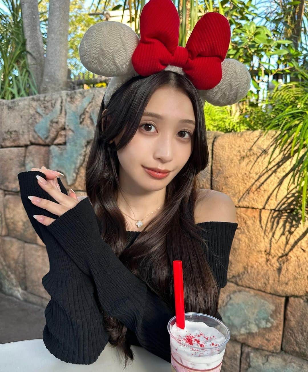 椚ありささんのインスタグラム写真 - (椚ありさInstagram)「Christmas disney🎄⭐️ あったかくてアウターなしで過ごせた♡ お友達にこだわりを熱く伝えて レイヤーいれてもらったのですが 毛量多くふんわり見えて満足🤔笑」12月11日 19時27分 - chibicco_