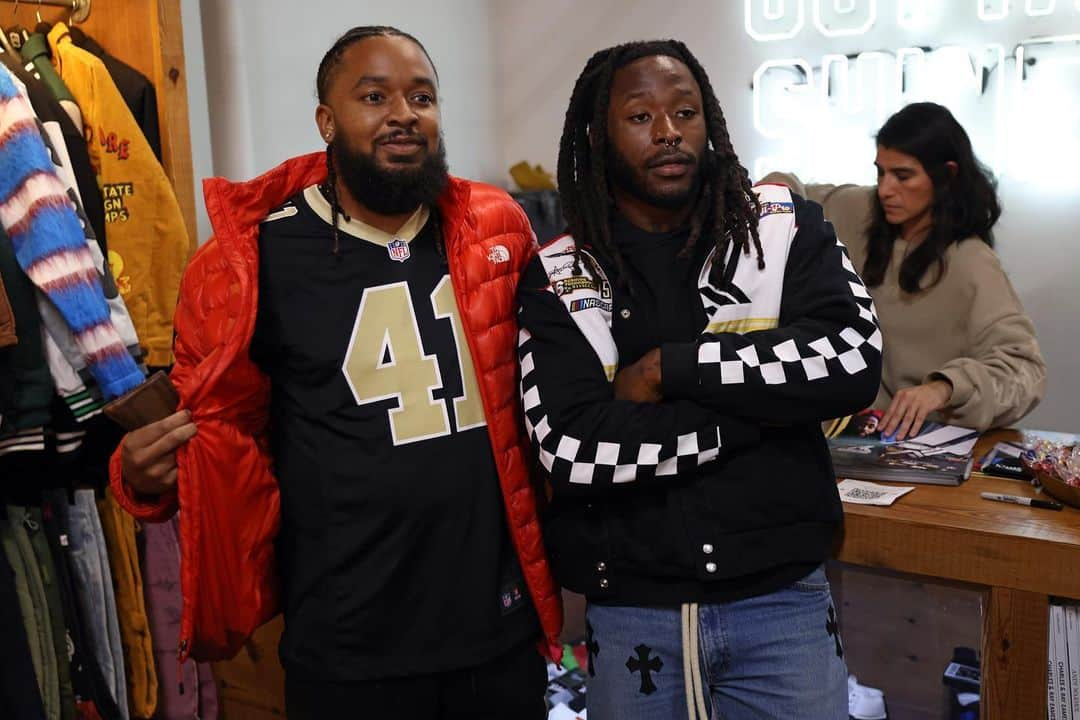 ニューオーリンズ・セインツさんのインスタグラム写真 - (ニューオーリンズ・セインツInstagram)「Fans showed Alvin Kamara love for his @nascar gear launch at @sneakerpolitics on Sunday night 🔥」12月12日 1時00分 - saints