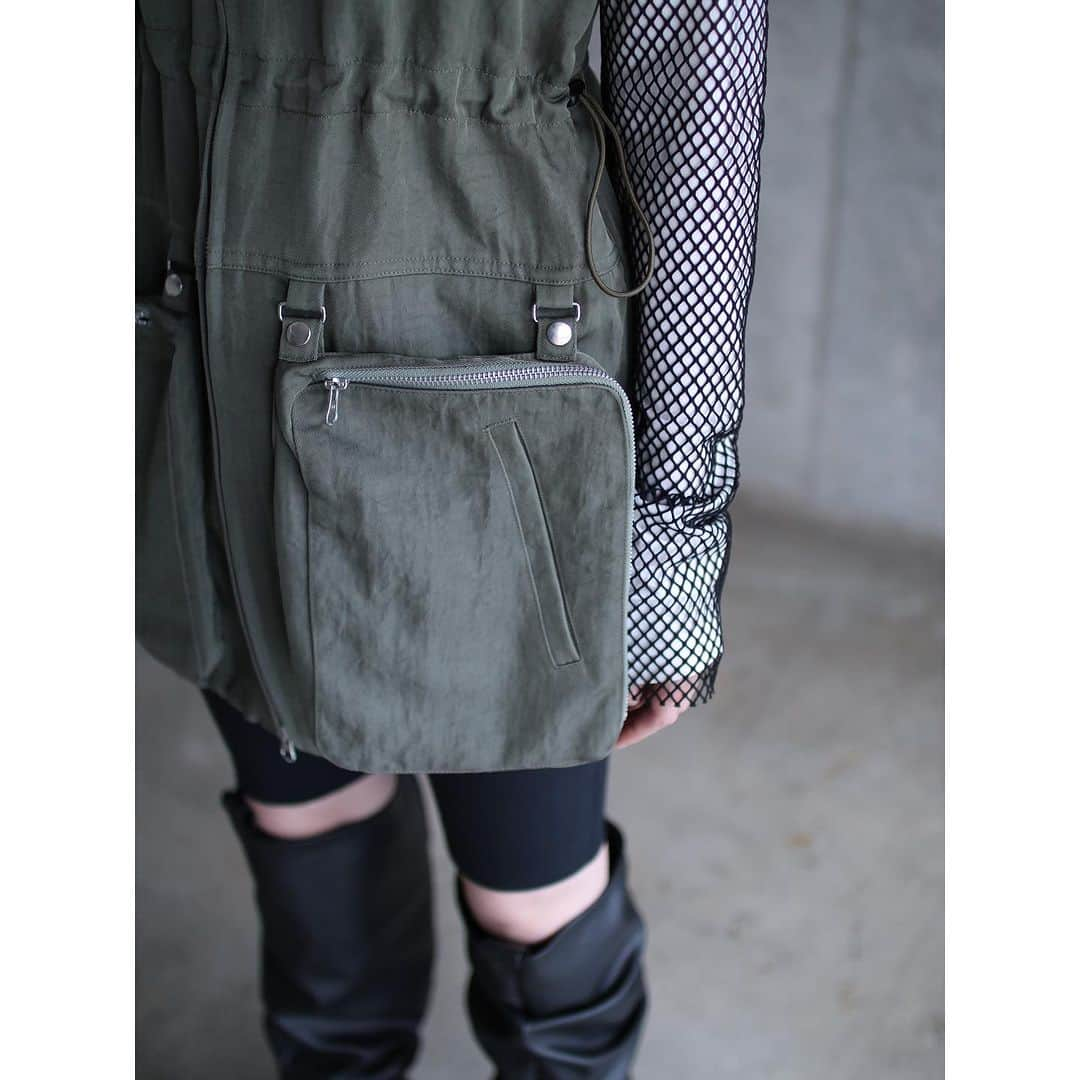 G.V.G.V.さんのインスタグラム写真 - (G.V.G.V.Instagram)「DETACHABLE POCKET JUMPER SKIRT  #gvgv #24ss」12月11日 20時08分 - gvgv_official