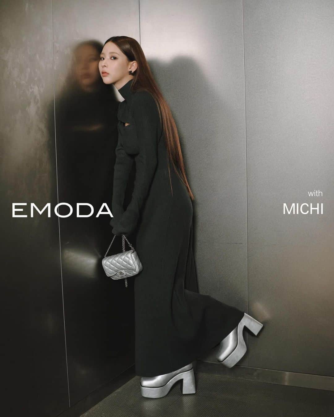 のインスタグラム：「ㅤㅤㅤ EMODA with MICHI '23 WINTER LOOK ＿＿＿＿＿＿＿＿＿＿＿＿＿＿＿＿＿＿＿＿＿＿＿＿ ミチさん( @mi0306chi )が着こなす EMODAのWINTER LOOKをご紹介 ㅤㅤㅤ ㅤㅤㅤ ・CUT OUT MAXI KNIT ONE-PIECE ￥ 9,790 tax'in ・TANK SOLE BULKY BOOTS ￥ 15,180 tax'in ・QUILTING PHONE CASE ￥ 6,490 tax'in ・HEART MOTIF PIERCE ￥ 3,960 tax'in ㅤㅤㅤ ㅤㅤㅤ ㅤㅤㅤ ミチさん起用のWEBカタログ公開中！ 掲載アイテムはプロフィール( @emoda_official )のURL&storiesからチェック✔️ ＿＿＿＿＿＿＿＿＿＿＿＿＿＿＿＿＿＿＿＿＿＿＿＿ ■profile ミチ( @mi0306chi ) 1998年3月6日生まれ。雑誌Sweetのレギュラーモデル。タレントとしてテレビやイベントにも多数出演。 コスメやアパレルなどのプロデュースも行い、そのセンスが同世代を中心に注目される。 SNSフォロワーは合計200万人超え。ビューティー、ファッション様々な舞台でグローバルに活躍するZ世代が 今最も注目するファッションアイコン的存在。 ＿＿＿＿＿＿＿＿＿＿＿＿＿＿＿＿＿＿＿＿＿＿＿＿ㅤ ㅤㅤㅤ ㅤㅤㅤ #EMODA #MICHI #EMODA_MICHI #winter #look #coordinate #冬服 #冬コーデ」