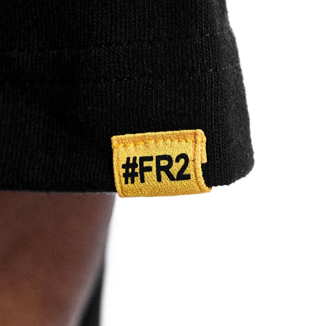 #FR2さんのインスタグラム写真 - (#FR2Instagram)「—  M56™/#FR2  [#FR2-TF2-SS]  Short sleeve variant of the [MKX-G2/#FR2] by M56™ X #FR2 @fxxkingrabbits . super Limited quantity produced by @fxxkingrabbits available now.  ⭕️machine56.com  Exclusive 1st appearance at @id.byte 2O23.  With the combined visionary from RYO ISHIKAWA @vanquishceo of #FR2 @fxxkingrabbits  embedded into the Helmet arts of M56, we create new variant for both of our “2nd self” into one wearable art.  —  This item will only be available on M56’s website and will not be available at #FR2 online store or offline stores.  ©M56™/#FR2 ©2O23  ⭕️machine56.com 📷 @rezaadharis   #machine56 #5060gear #fr2 #fxxkingrabbits  #idbyte2023」12月11日 20時25分 - fxxkingrabbits