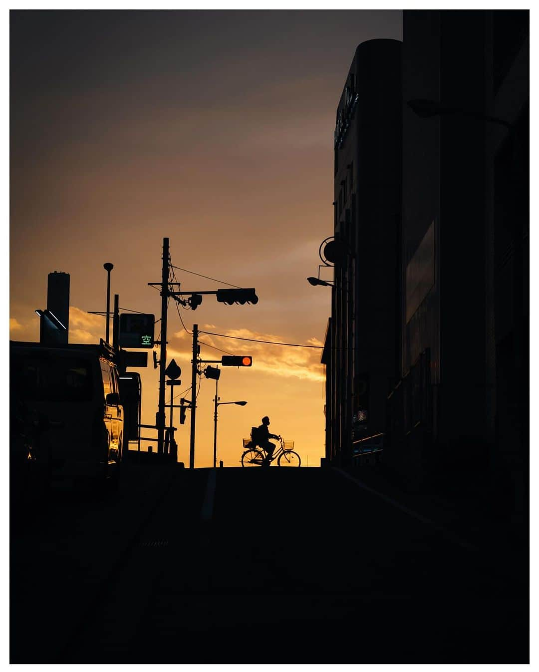 Takashi Yasuiのインスタグラム：「Tokyo 🚲 September 2021  📕My photo book - worldwide shipping daily - 🖥 Lightroom presets ▶▶Link in bio  #USETSU #USETSUpresets #TakashiYasui #SPiCollective #filmic_streets #ASPfeatures #photocinematica #STREETGRAMMERS #street_storytelling #bcncollective #ifyouleave #sublimestreet #streetfinder #timeless_streets #MadeWithLightroom #worldviewmag #hellofrom #reco_ig」