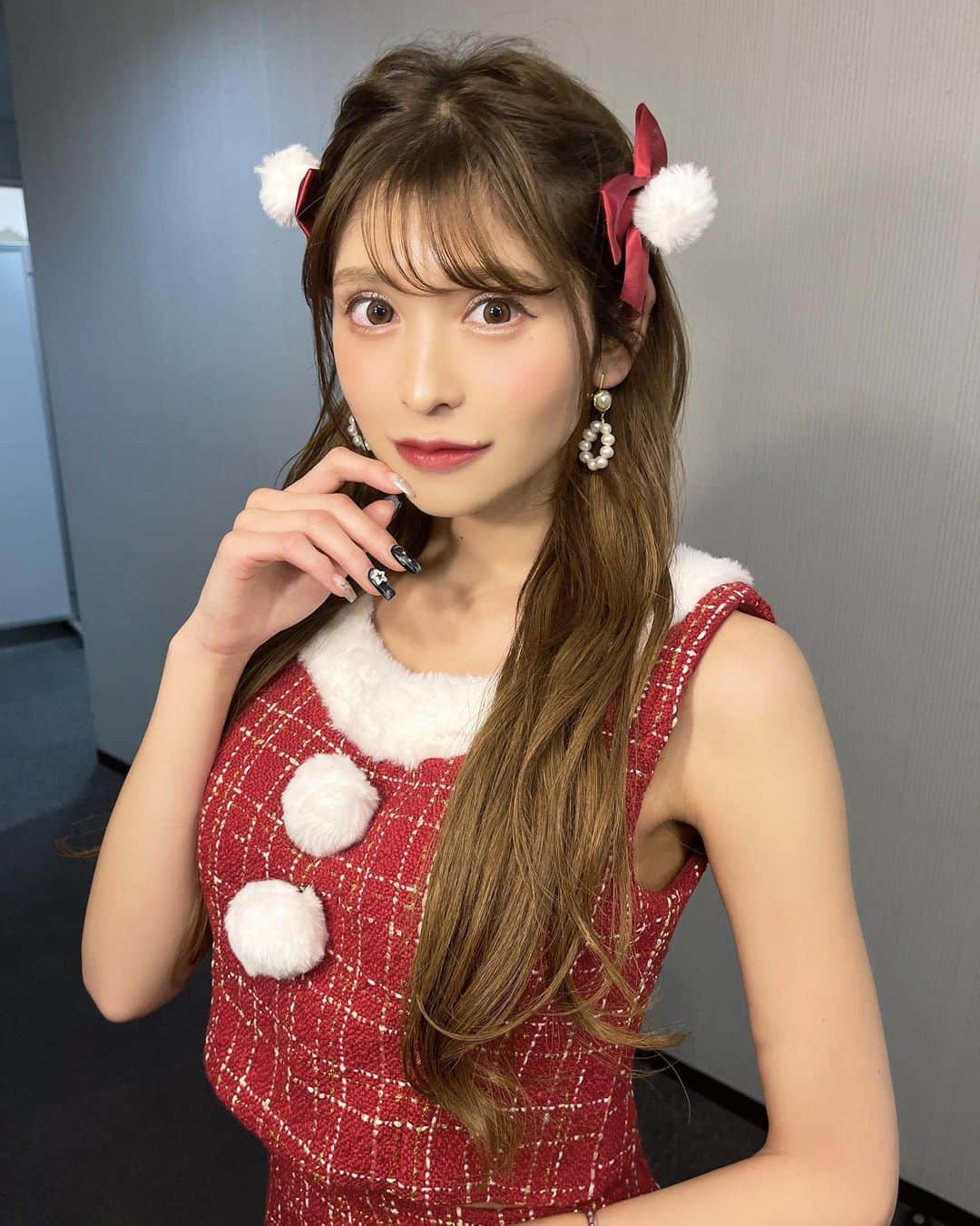 渋谷佳子さんのインスタグラム写真 - (渋谷佳子Instagram)「2023.12.11 ＊ GAKUSEI RUNWAY ありがとうございました🌼  1ステージ目の @sugarnine_official さんの サンタ衣装です🎅🏻🫶 かわいいのはもちろん シルエットが綺麗でスタイル良く見える😖🫶 ＊ ＊」12月11日 21時06分 - nuuuun___01