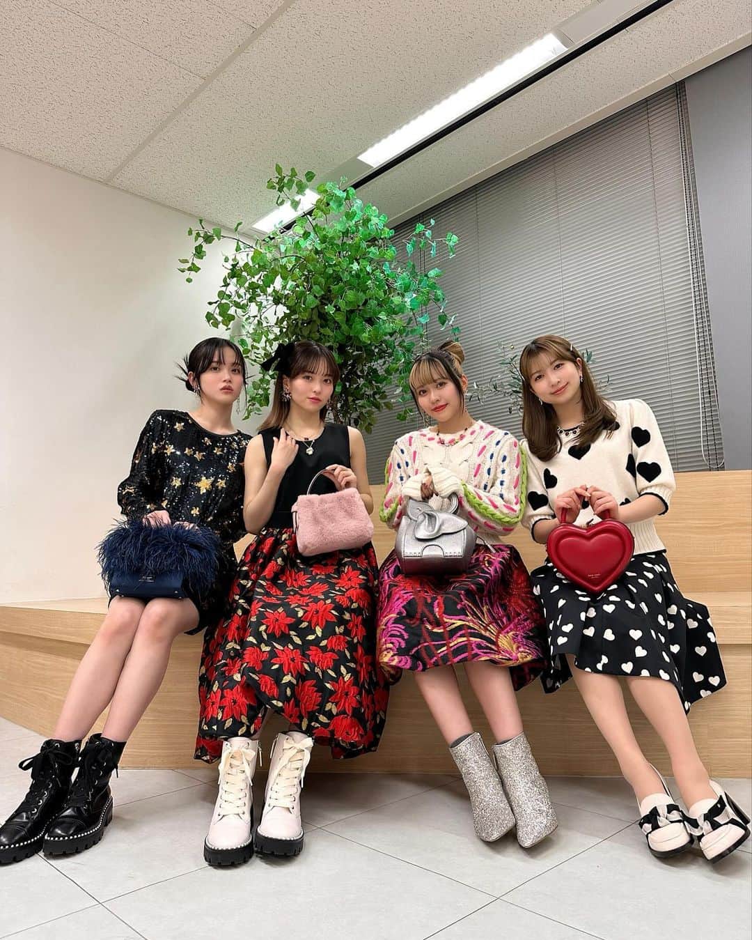 @onefive（ワンファイブ）さんのインスタグラム写真 - (@onefive（ワンファイブ）Instagram)「@​onefive new world ご覧いただけましたか⁇  最終回にふさわしい ドレッシースタイル💎💍👑  これまで観ていただきありがとうございました🫶🏻  #OPENREC #onefive_NW #onefive」12月11日 20時58分 - official.onefive