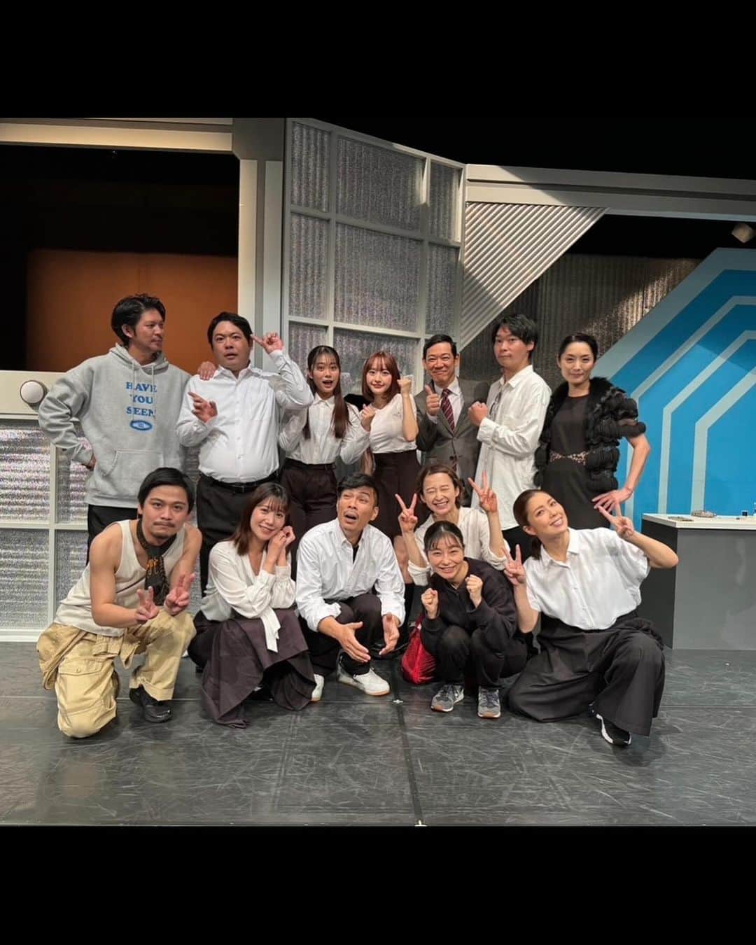 新原ミナミのインスタグラム：「舞台『GO TO the MOOOOOON!!!』全公演無事に終了致しました🚀🌛  ダブルキャストという事もあって、出演したのは4公演！あっという間でしたー！  不思議な再会があったり、素敵な出会いがあったりで、貴重な体験と時間でした。  逆班の艦長のあだちさんは、インスタを始めたそうですので、今後も彼女の活躍を観察しようと思います。  なんか振り返ると楽しそうな写真ばっかでいいですねぇ」