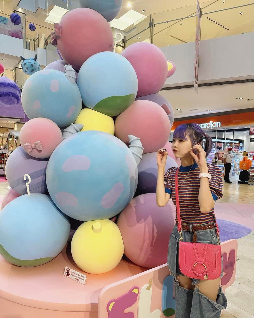 秋山衣梨佳さんのインスタグラム写真 - (秋山衣梨佳Instagram)「☁️☁️☁️ 　 　 The Parent Company x Disney's Fluffy Festival☁️ Cosmetics in cute packages🥰 Sally, Lozzo, Pooh💙💜💛 It's not sold in Japan, so I definitely want it.  But I'm not sure which one to choose...🌀 I have to buy it before it's sold out 💦 　 Fluffy Festival @Fahrenheit88 ( 30th Nov - 5th Feb) 　 　  サリーの柄みたいなまるいやつかわいい〜💭 ってぼーっと見てたら ほんとにサリーだった🙌💙 テンション爆上がりした！ ディズニー見つけると嬉しいね〜✌️ 　 　 #TPCOwithDisney#FluffyFestival#Flufftastic#JollyChristmas#TheParentCompany#Miniperfume#Fahrenheit88#kl#klevent#Malaysiaevent#klxmas#klchristmas#xmas#christmas#Malaysia#クリスマス#ちゃりとxmas🎅#ちゃりふあっしょん」12月11日 21時13分 - akiyamaerika