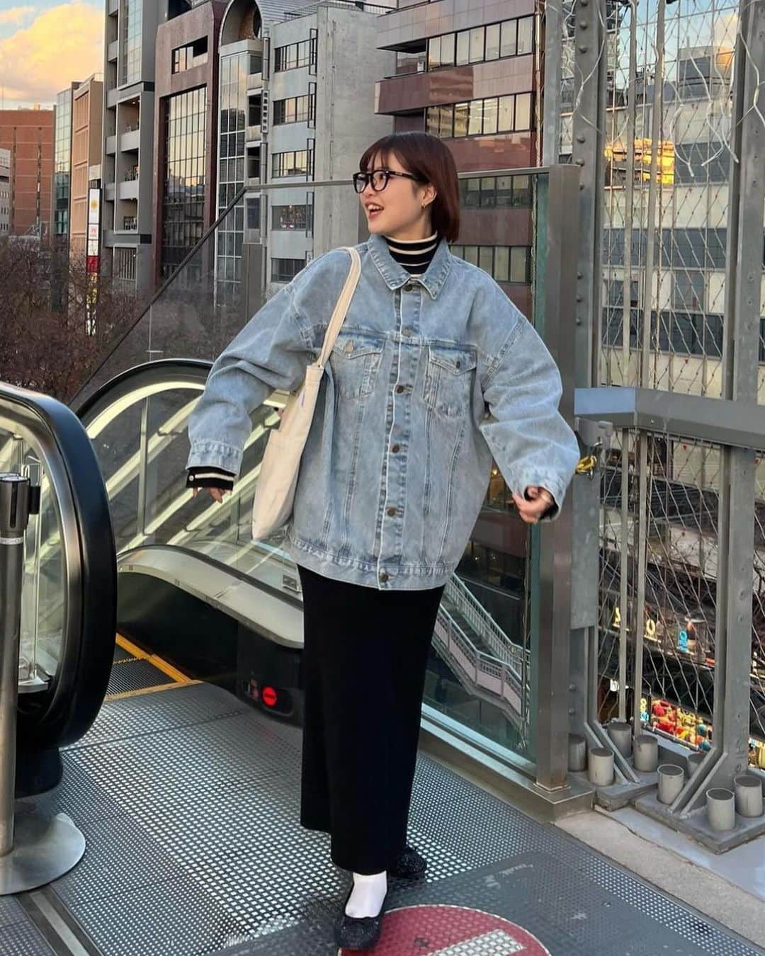 Discoat Parisienさんのインスタグラム写真 - (Discoat ParisienInstagram)「new color👖  大人気のアイテムに新色が登場♬ スタッフにも早速大人気！ ぜひこの機会にcheckして下さいね✨  【ベストセラー】 USコットンデニムビッグGジャン ¥9,900(tax in) #DPZ2031107A0003  #discoat#ディスコート #大人カジュアル#カジュアル #メンズライク#ユニセックス #gジャン#gジャンコーデ」12月11日 21時29分 - discoat_official